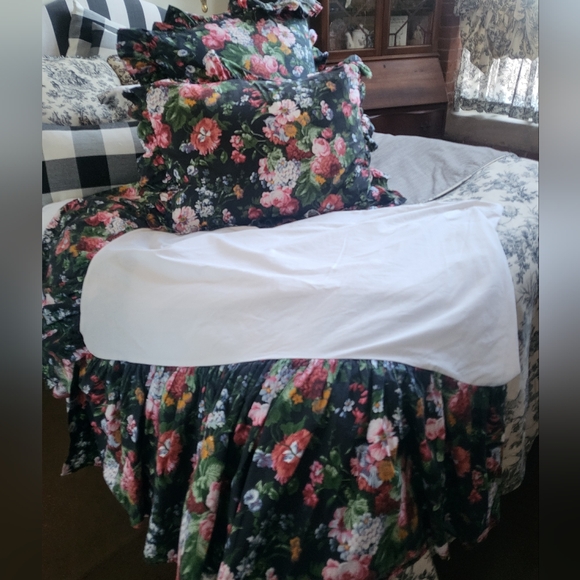 Vintage RALPH LAUREN “Isadora Cosette Pillow shams and Dust Ruffle - Picture 2 of 6